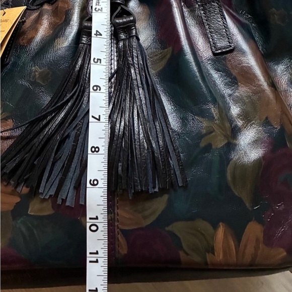 Patricia Nash Drawstring Shoulder Handbag (Peruvian Painting) Pattern - Picture 14 of 14